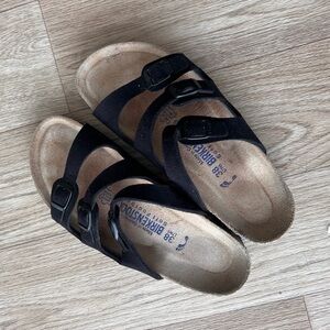 BRAND NEW black suede Birkenstock three strap sandal